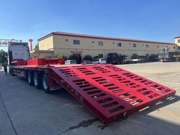 13.75米低平板运输TIKTOK色板2.4.1厂家 13.75米低平板运输TIKTOK色板2.4.1厂家
